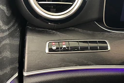 musta Mercedes-Benz E 2019 kuva 22.