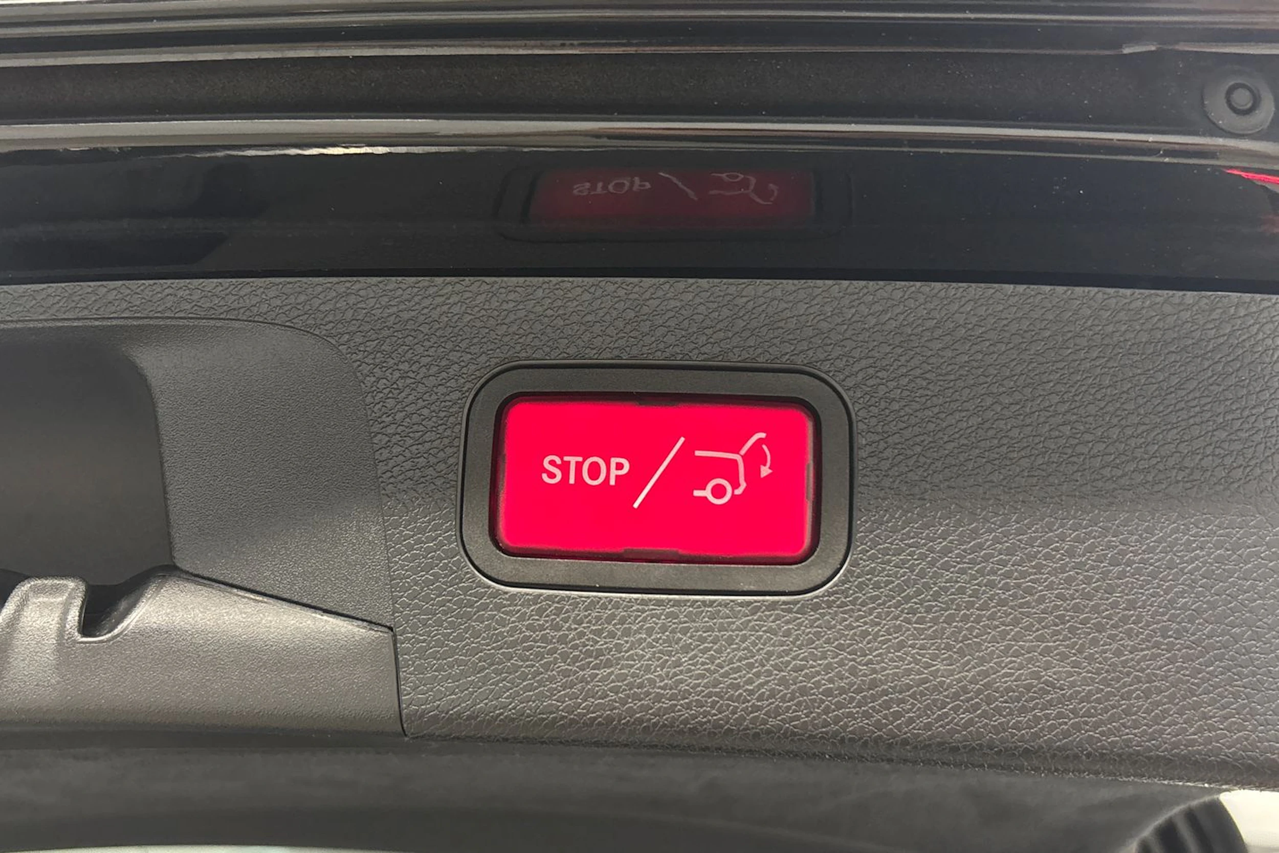 musta Mercedes-Benz E 2019 kuva 24.