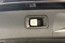 musta Mercedes-Benz E 2019 kuva 26.