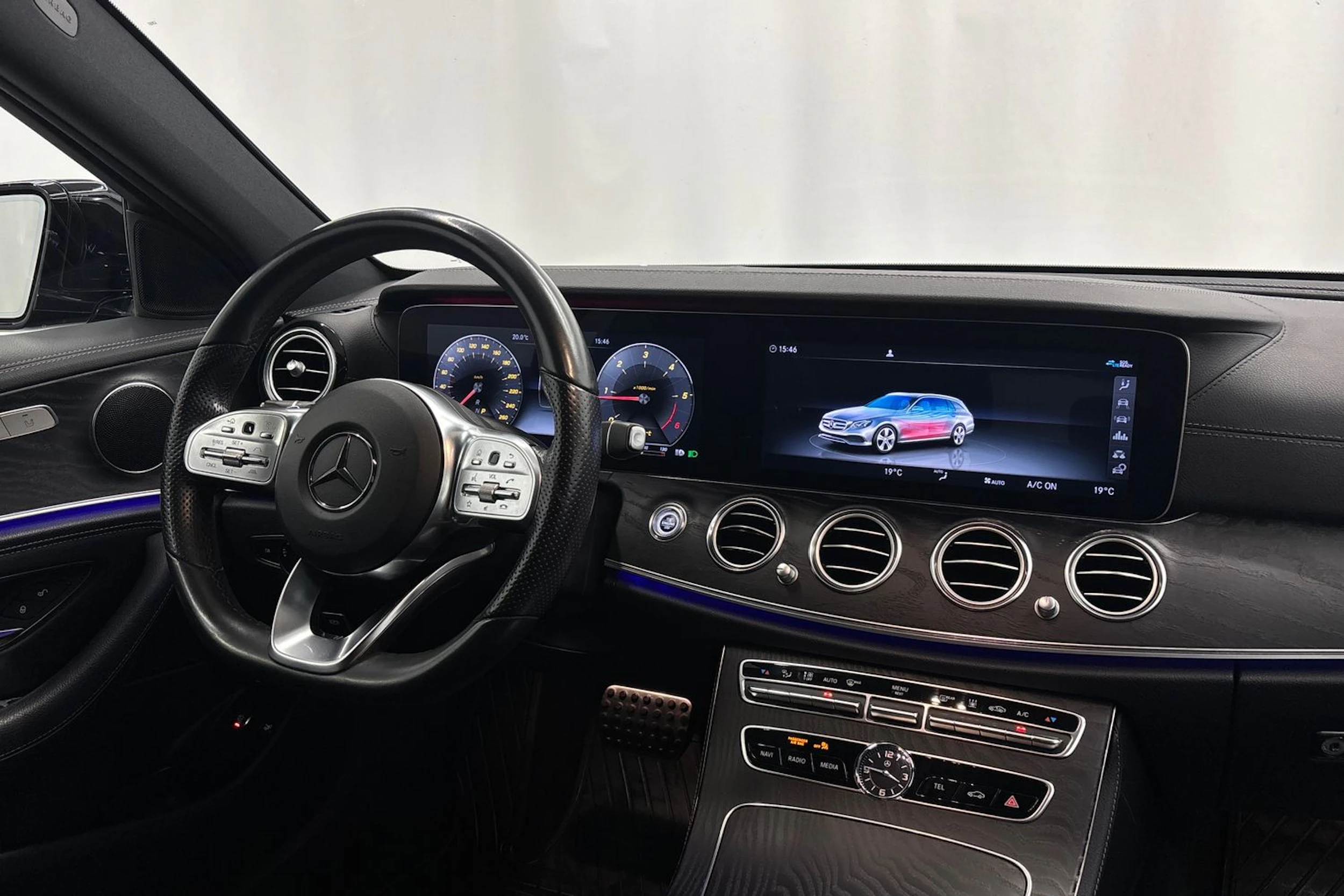 musta Mercedes-Benz E 2019 kuva 27.