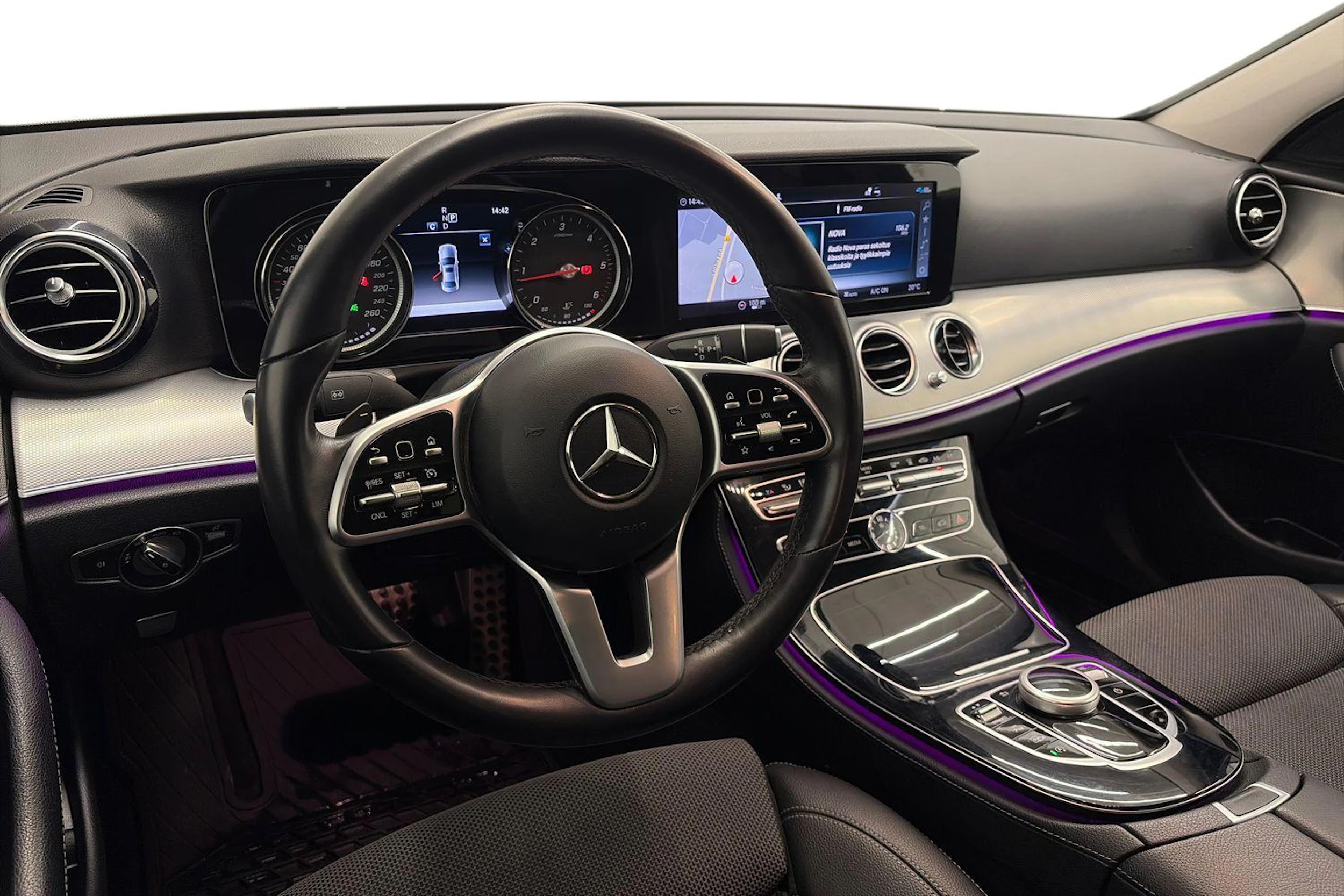 musta Mercedes-Benz E 2019 kuva 6.