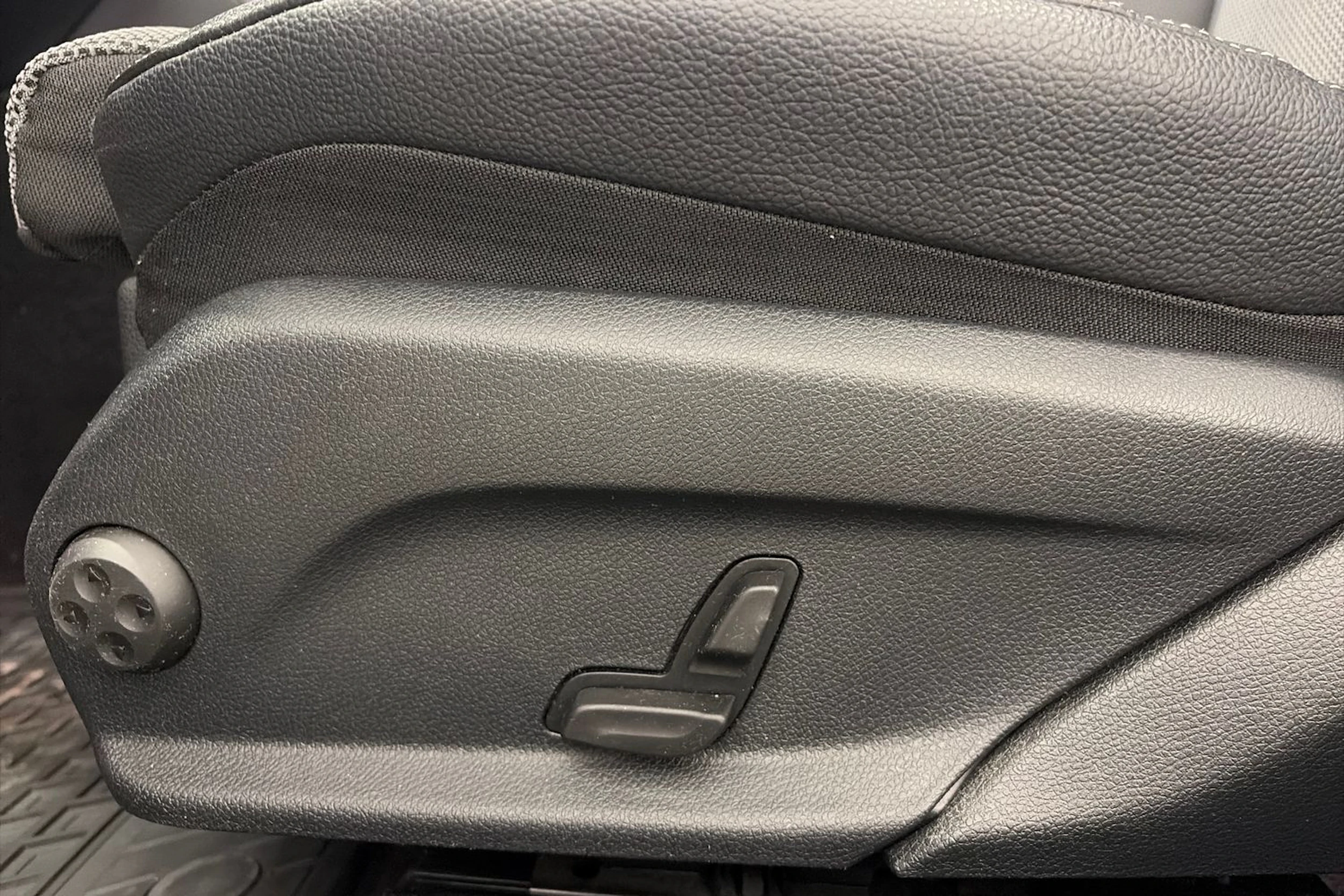musta Mercedes-Benz E 2019 kuva 14.
