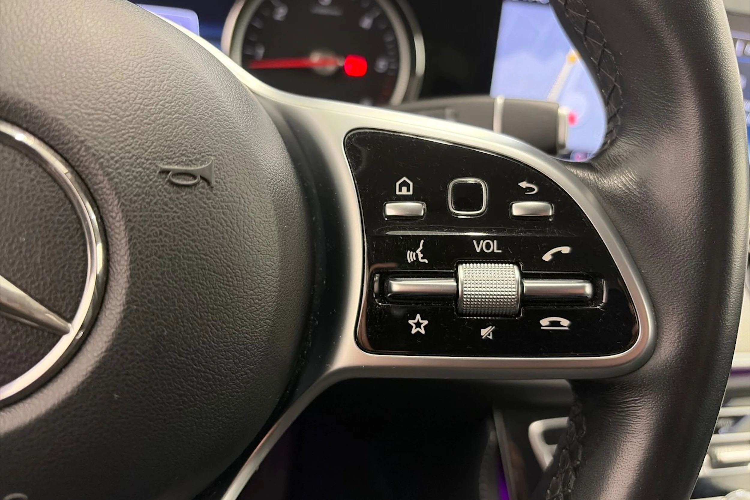 musta Mercedes-Benz E 2019 kuva 18.