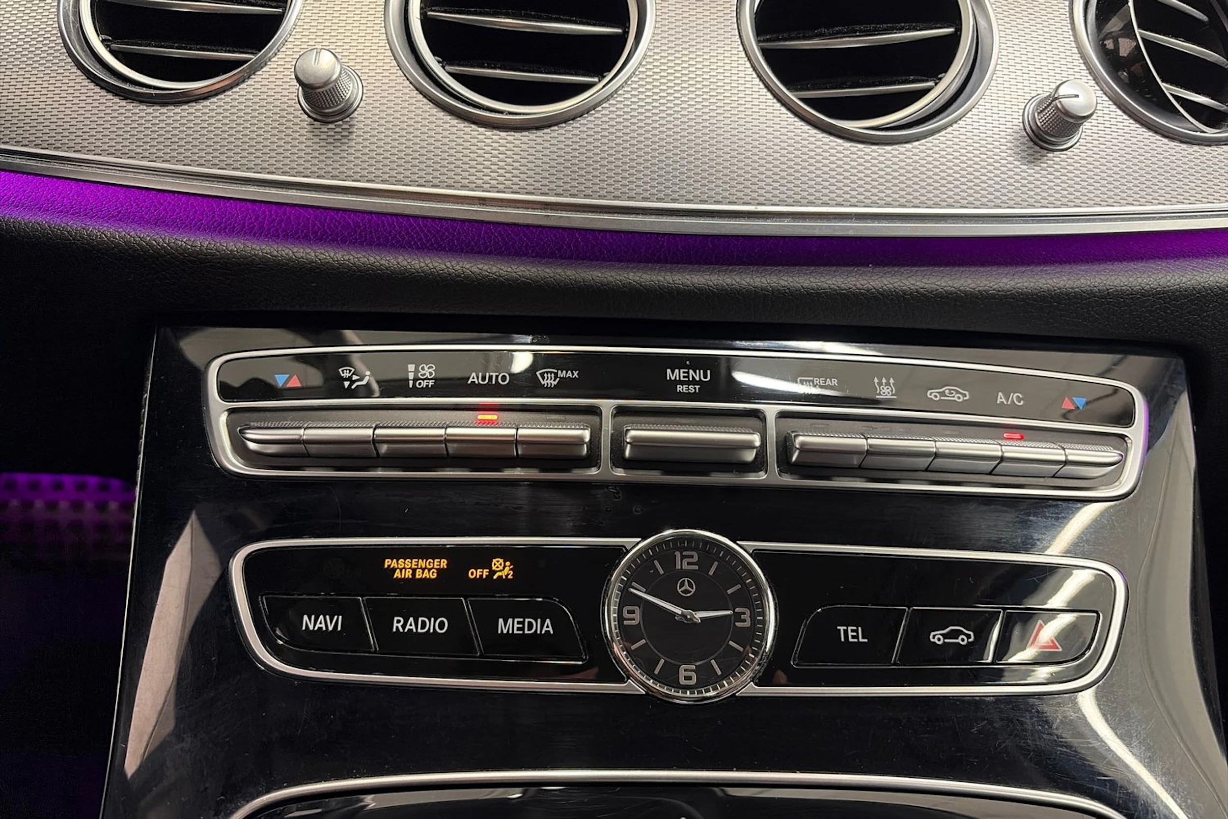 musta Mercedes-Benz E 2019 kuva 23.