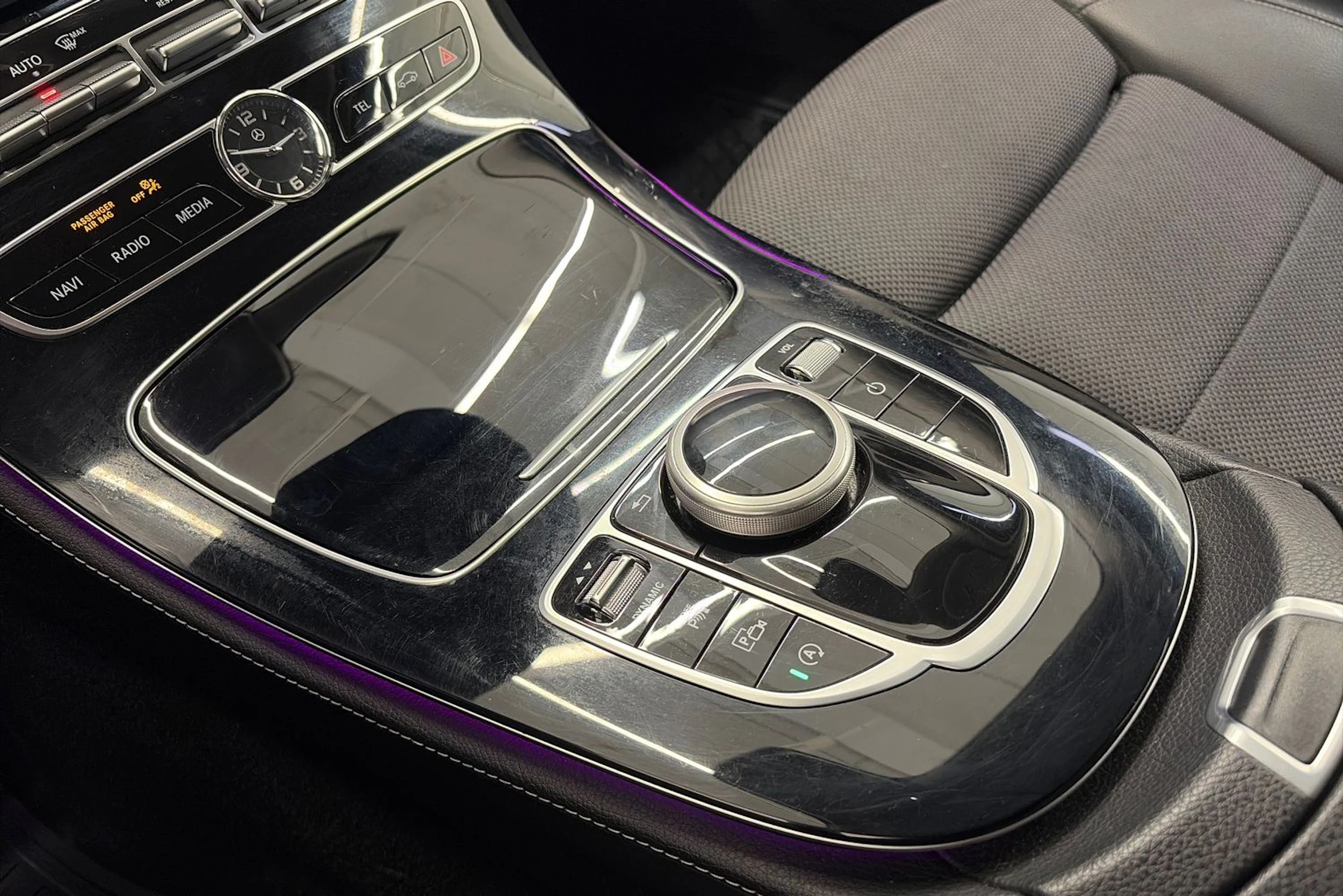 musta Mercedes-Benz E 2019 kuva 24.