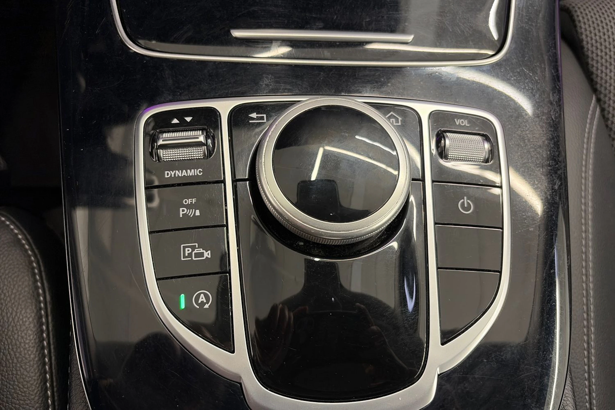 musta Mercedes-Benz E 2019 kuva 25.