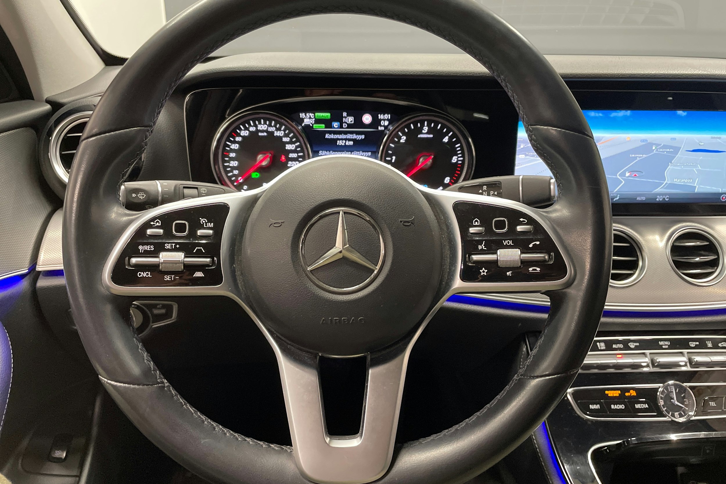 Harmaa Mercedes-Benz E 2019 kuva 12.