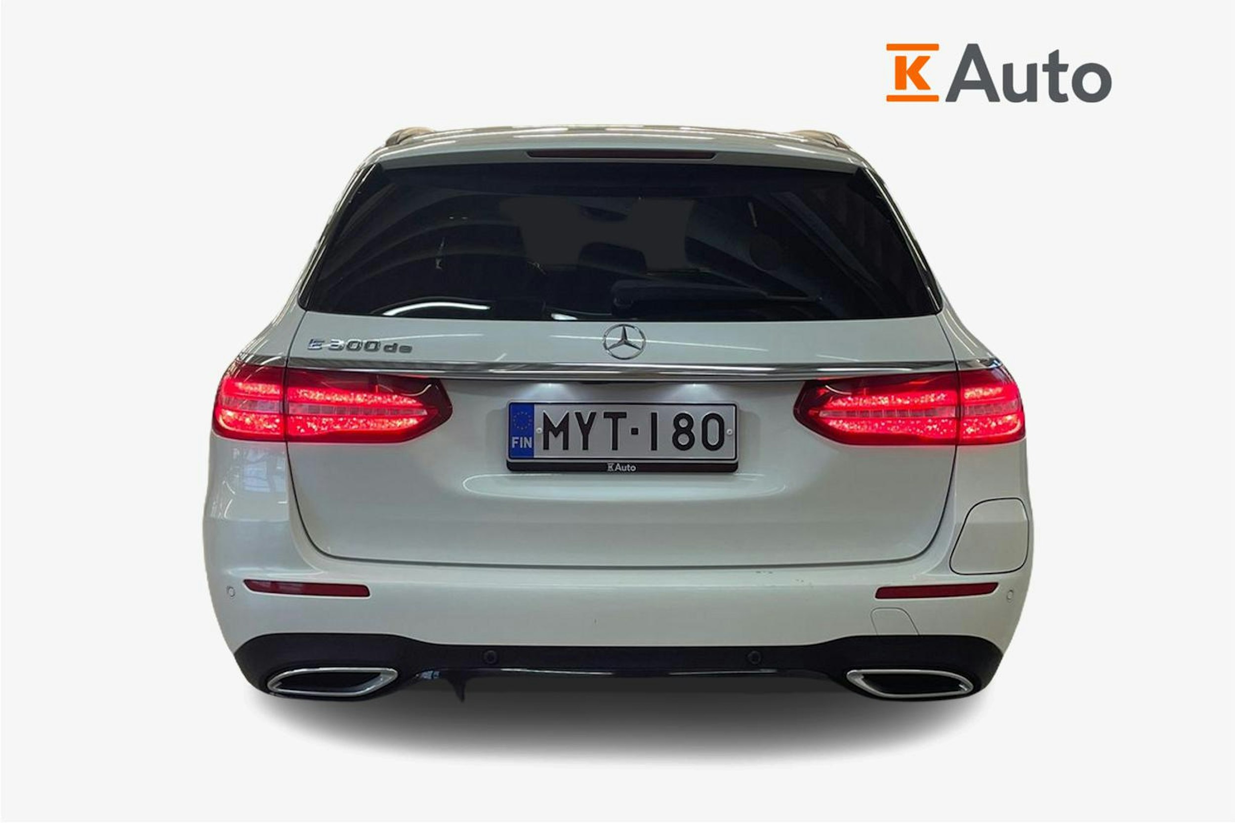 valkoinen Mercedes-Benz E 2019 kuva 3.