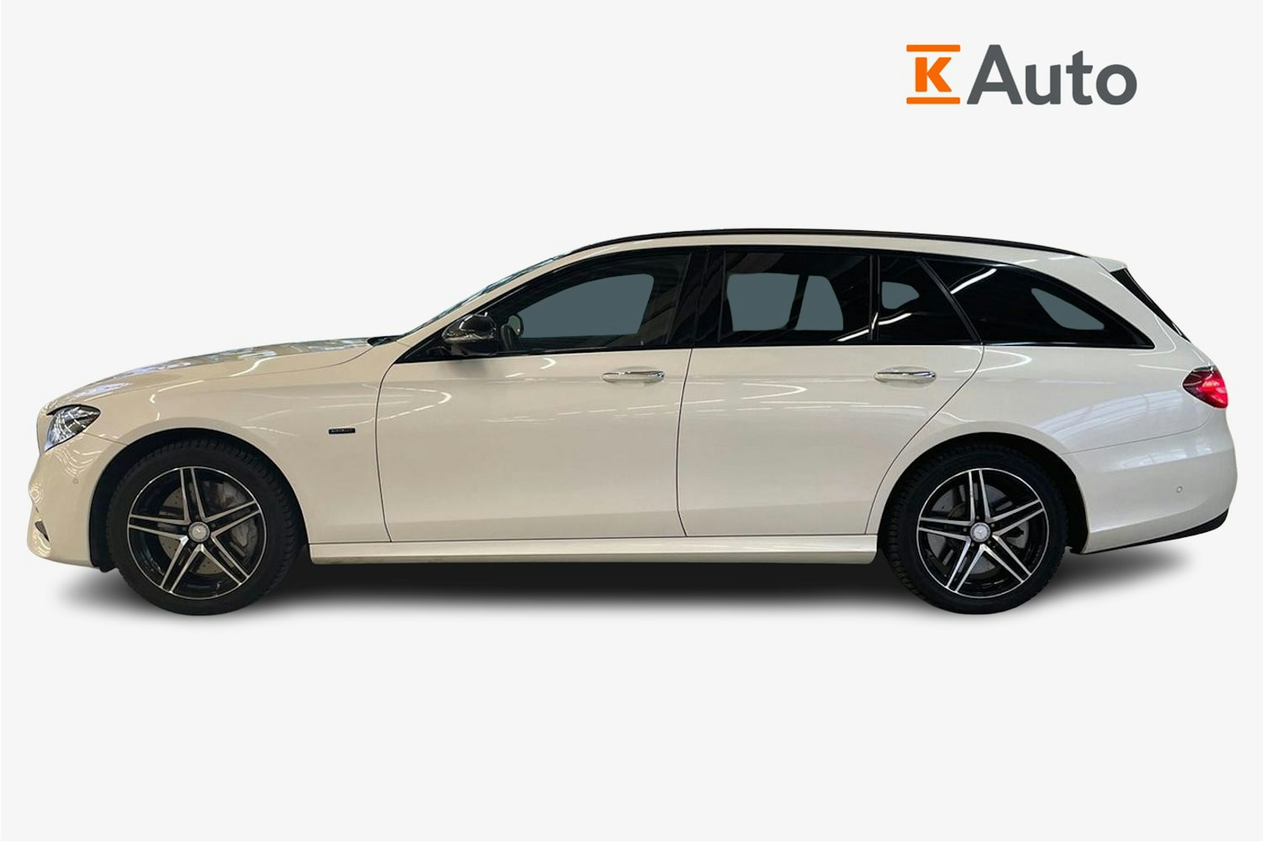 valkoinen Mercedes-Benz E 2019 kuva 6.
