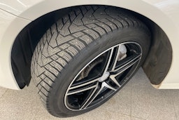 valkoinen Mercedes-Benz E 2019 kuva 13.