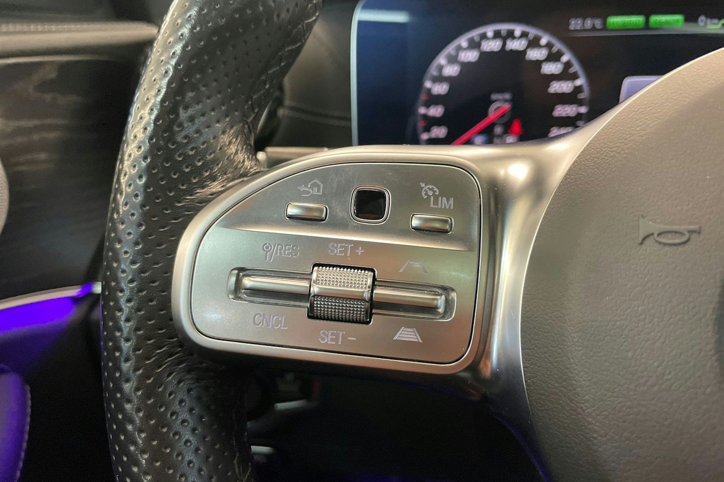 valkoinen Mercedes-Benz E 2019 kuva 16.