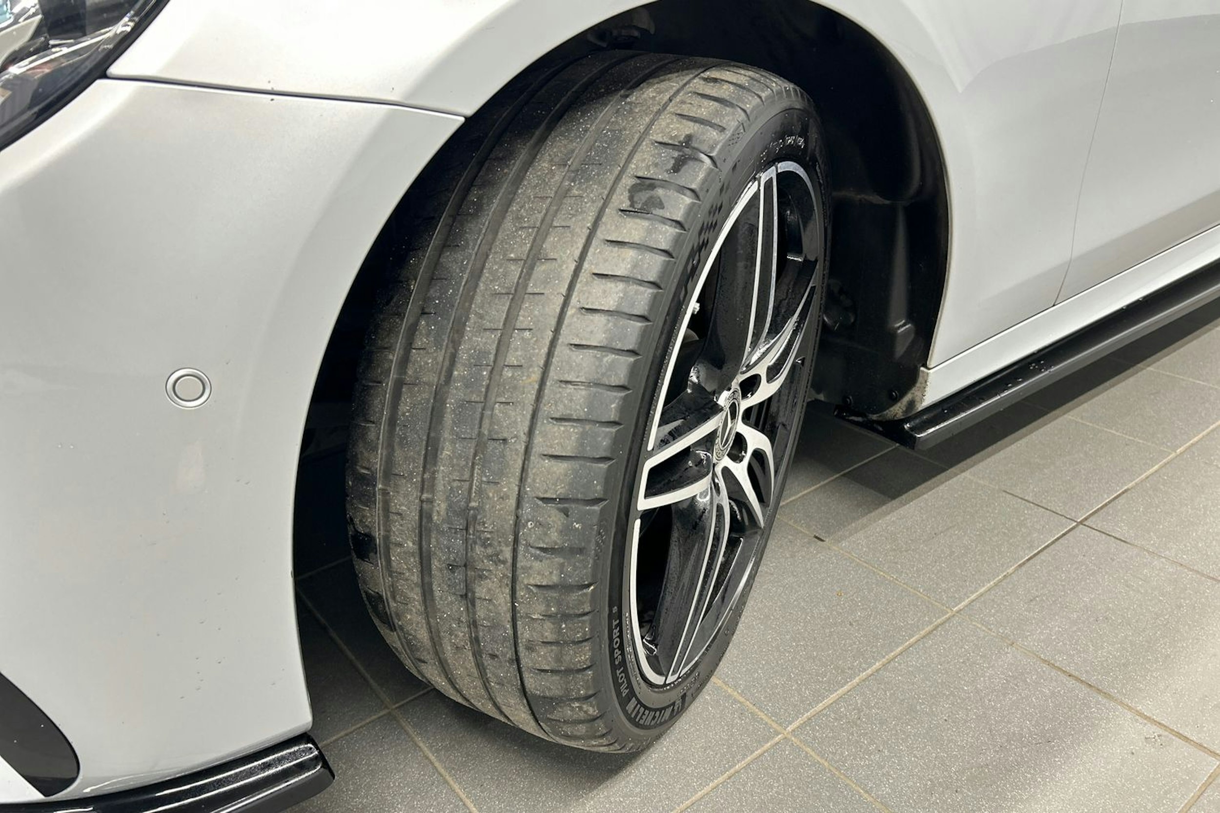 hopea Mercedes-Benz E 2019 kuva 13.