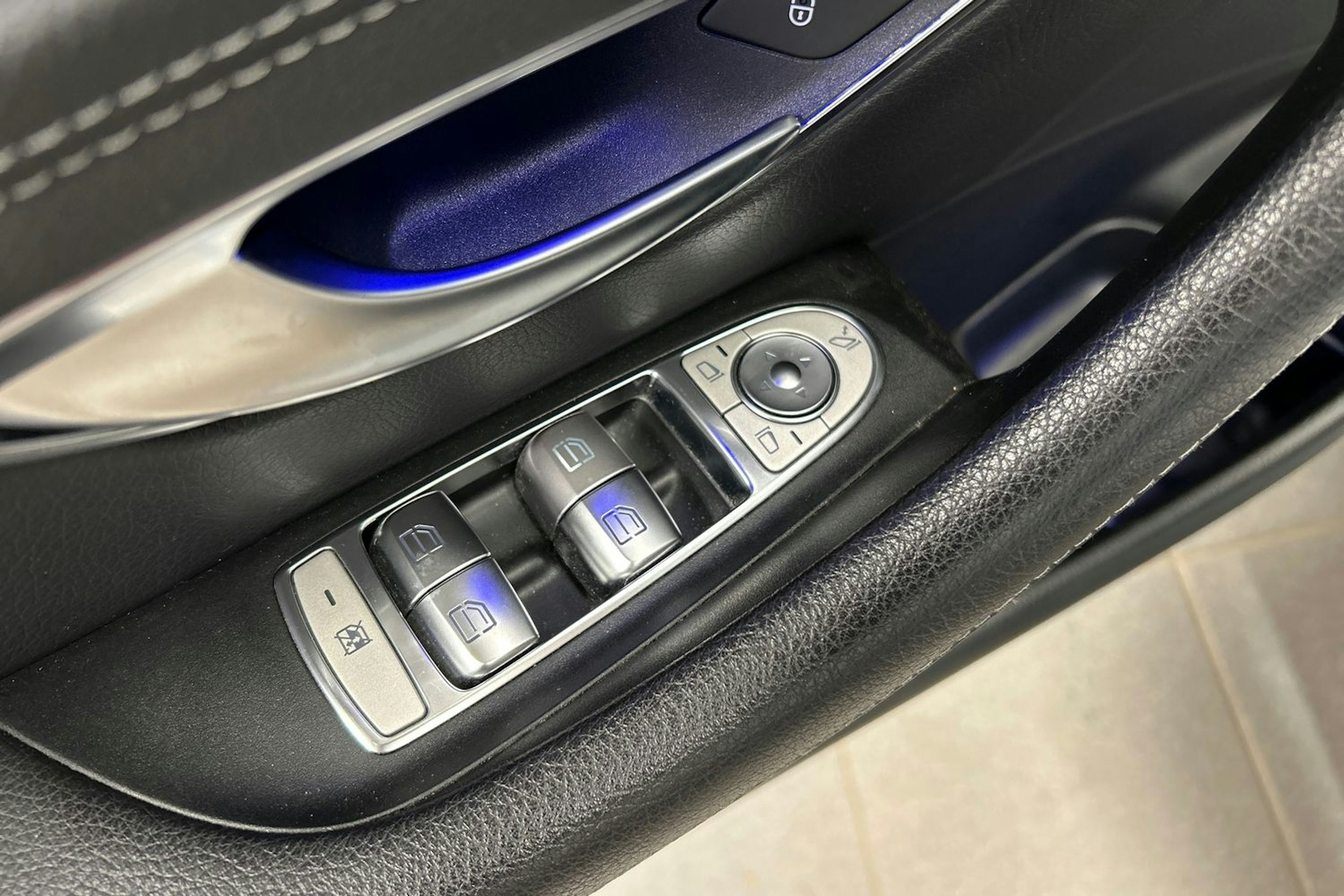 hopea Mercedes-Benz E 2019 kuva 18.