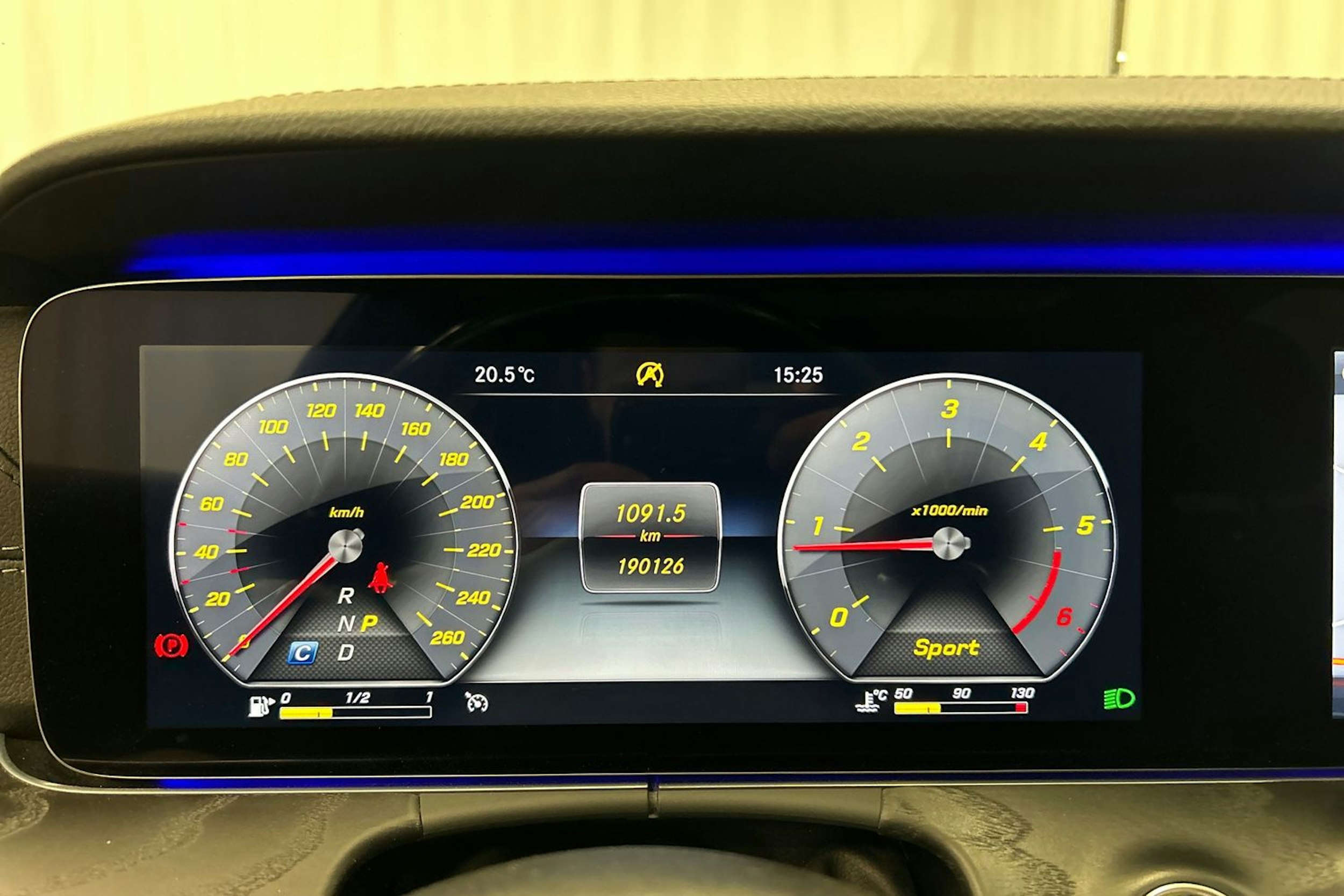 hopea Mercedes-Benz E 2019 kuva 20.