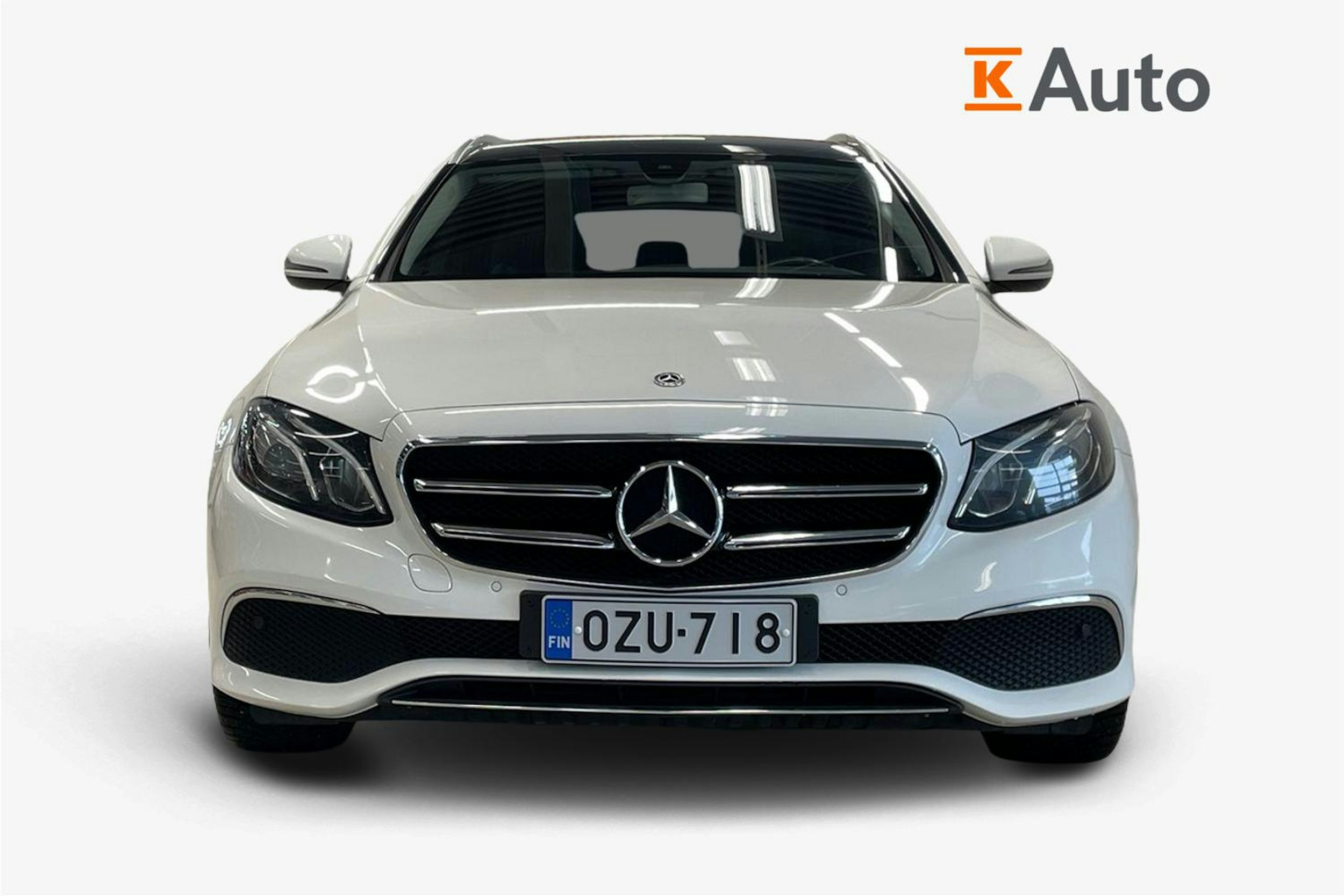 Valkoinen Mercedes-Benz E 2019 kuva 5.