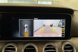 Valkoinen Mercedes-Benz E 2019 kuva 18.