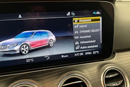 Valkoinen Mercedes-Benz E 2019 kuva 19.