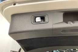 Valkoinen Mercedes-Benz E 2019 kuva 26.