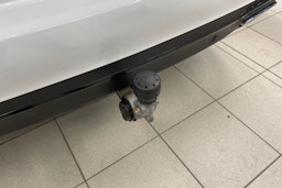 Valkoinen Mercedes-Benz E 2019 kuva 27.