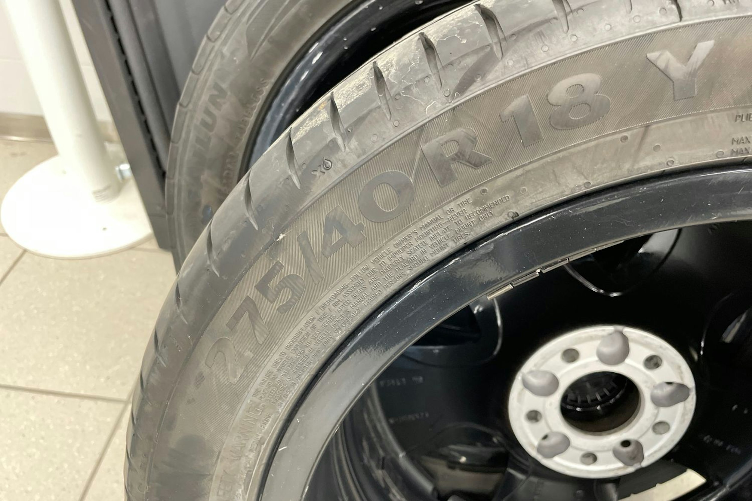 Valkoinen Mercedes-Benz E 2019 kuva 30.