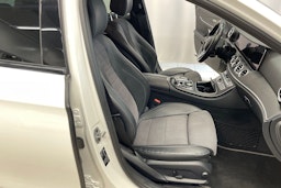 Valkoinen Mercedes-Benz E 2019 kuva 32.