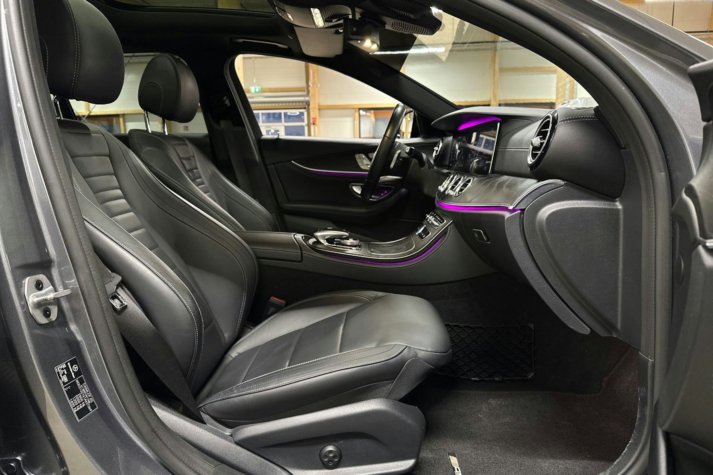 harmaa Mercedes-Benz E 2019 kuva 14.