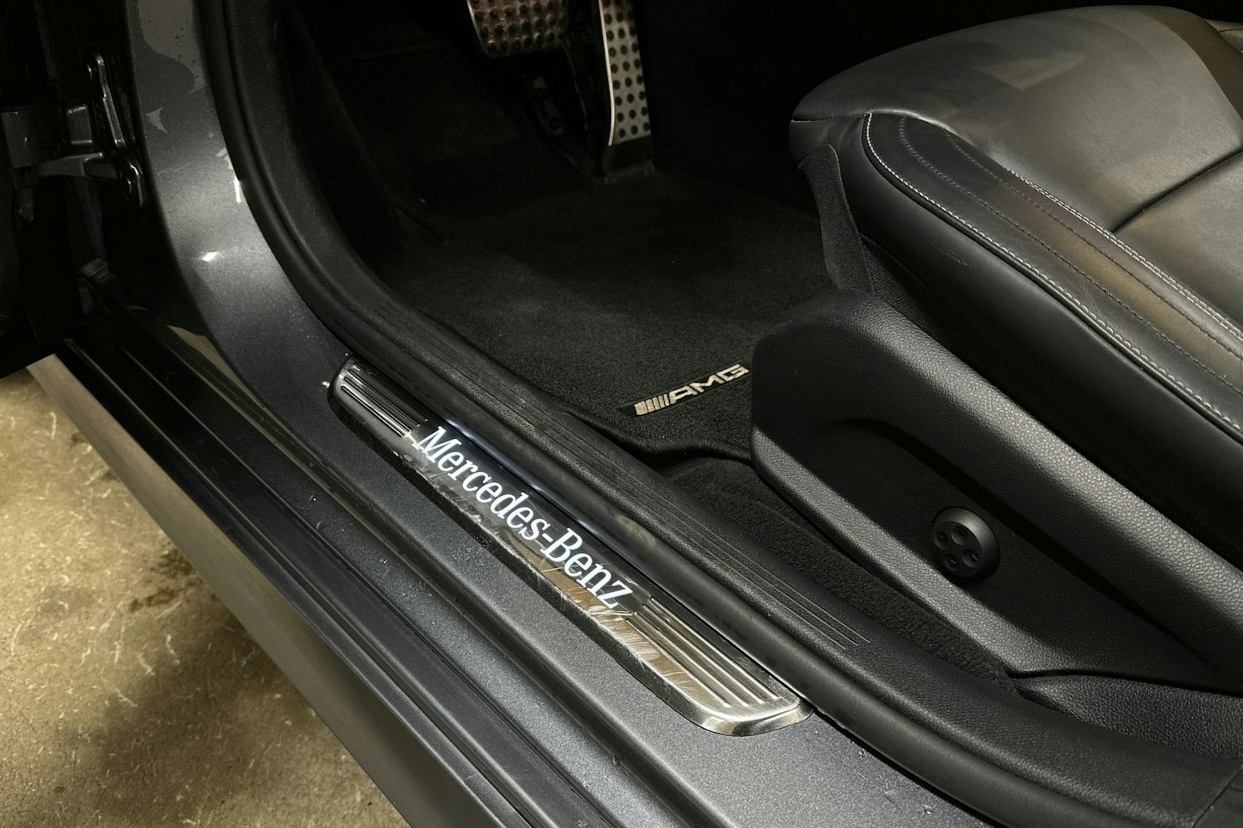 harmaa Mercedes-Benz E 2019 kuva 18.