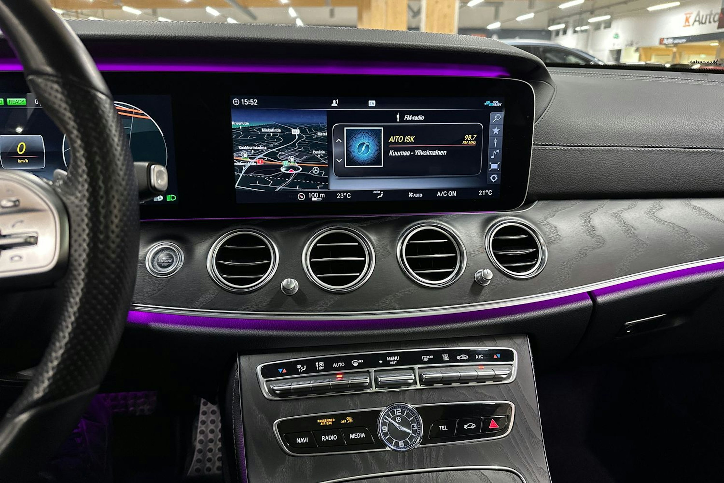 harmaa Mercedes-Benz E 2019 kuva 25.