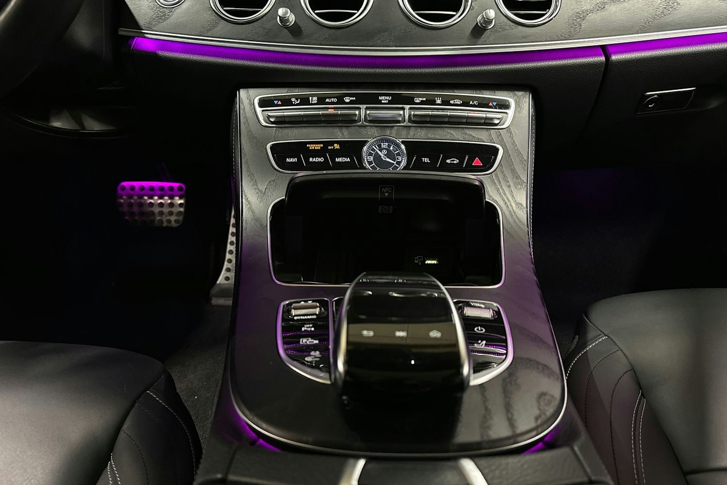 harmaa Mercedes-Benz E 2019 kuva 28.