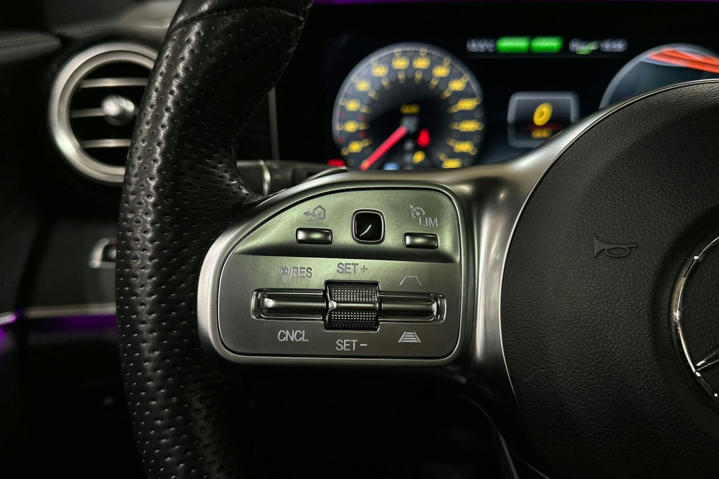 harmaa Mercedes-Benz E 2019 kuva 33.