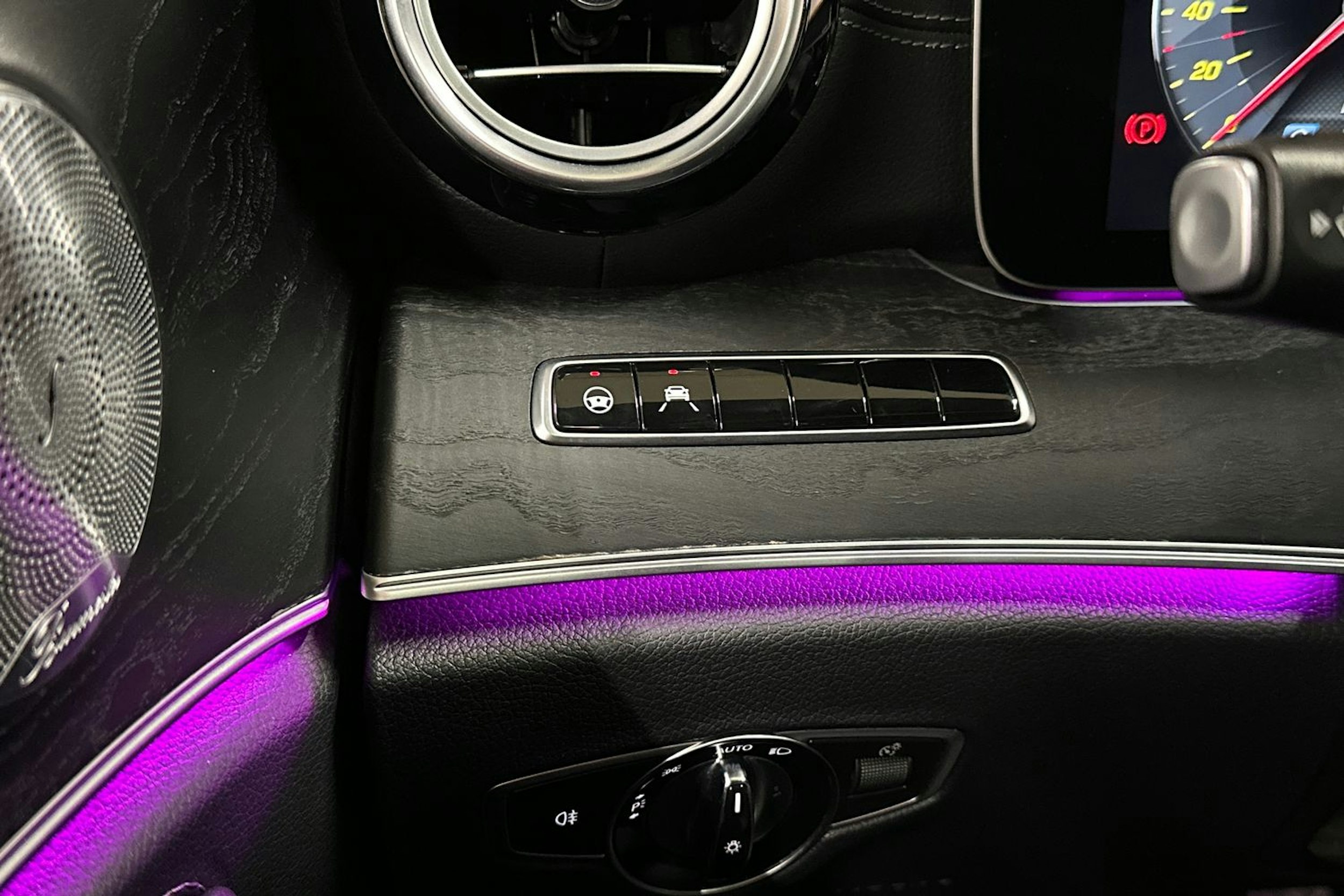 harmaa Mercedes-Benz E 2019 kuva 35.