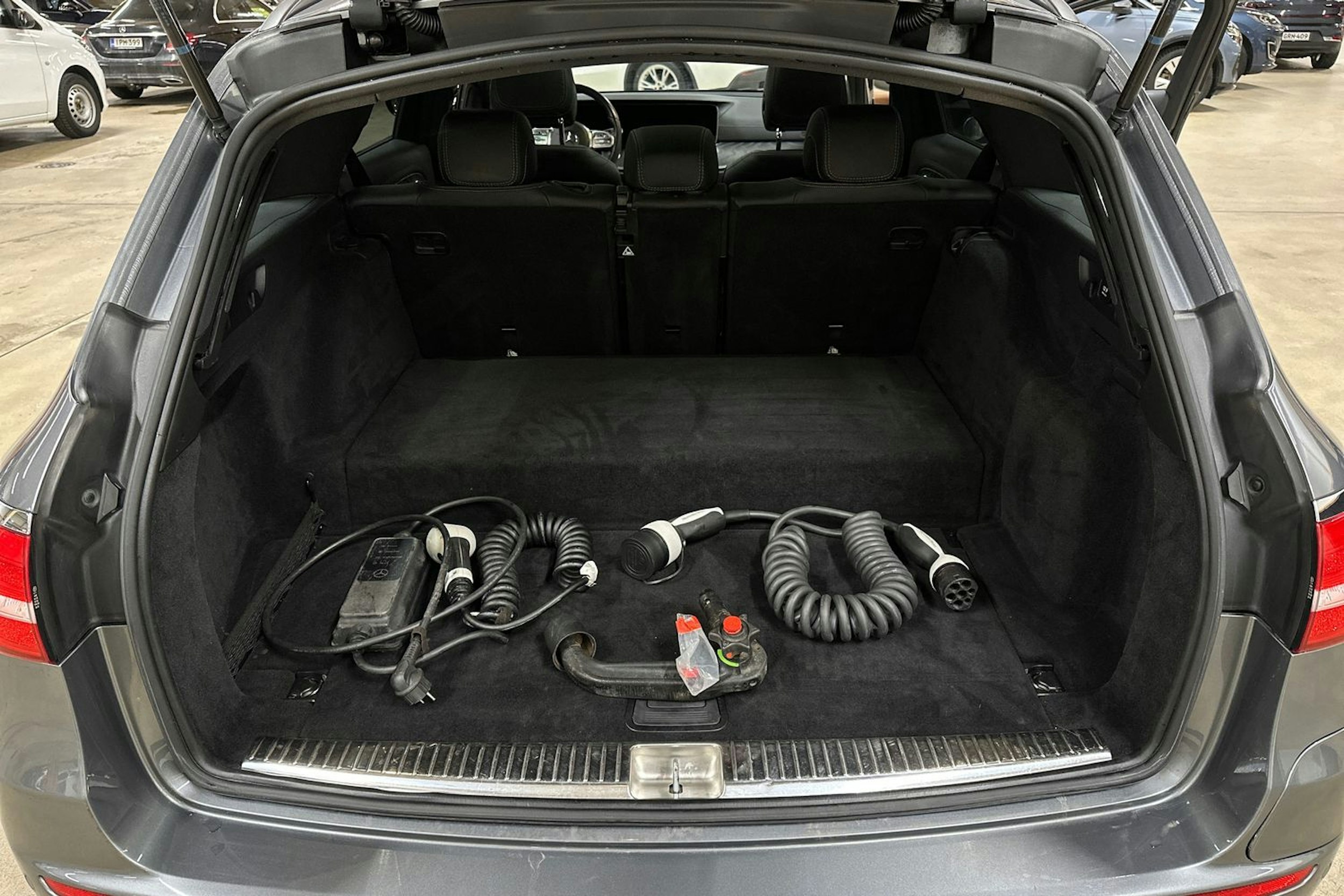 harmaa Mercedes-Benz E 2019 kuva 38.