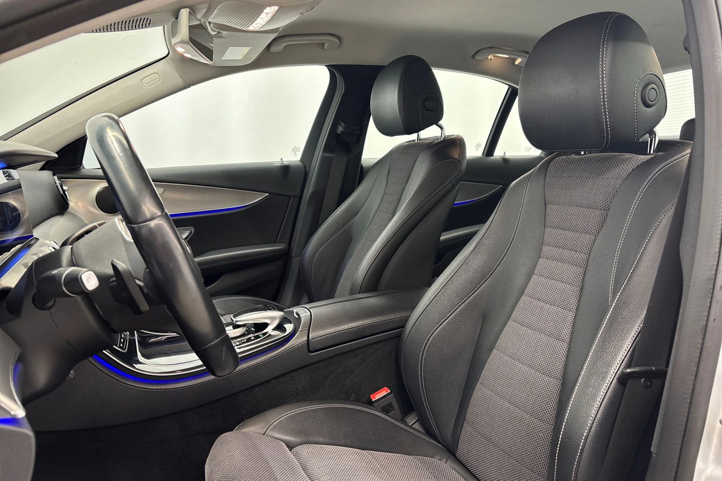 harmaa Mercedes-Benz E 2019 kuva 14.
