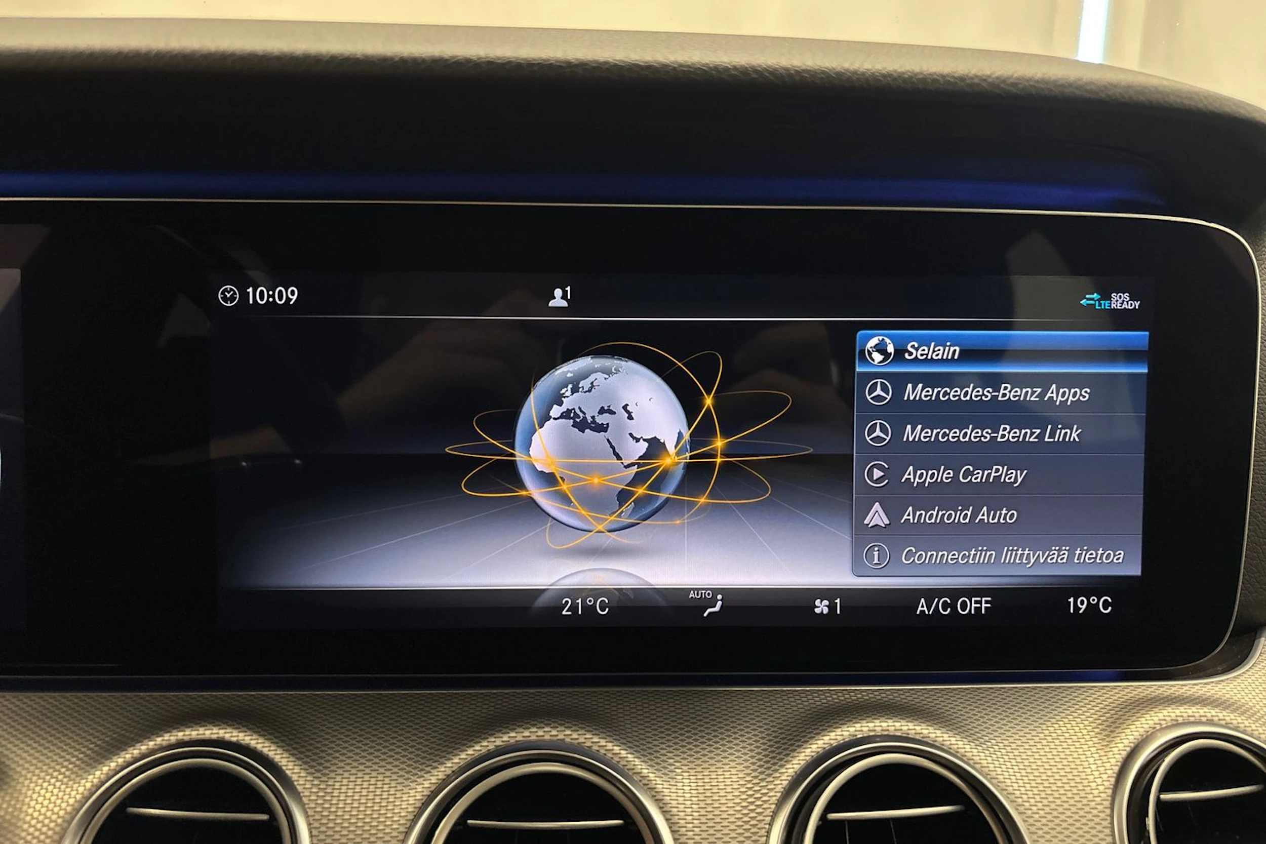 harmaa Mercedes-Benz E 2019 kuva 17.