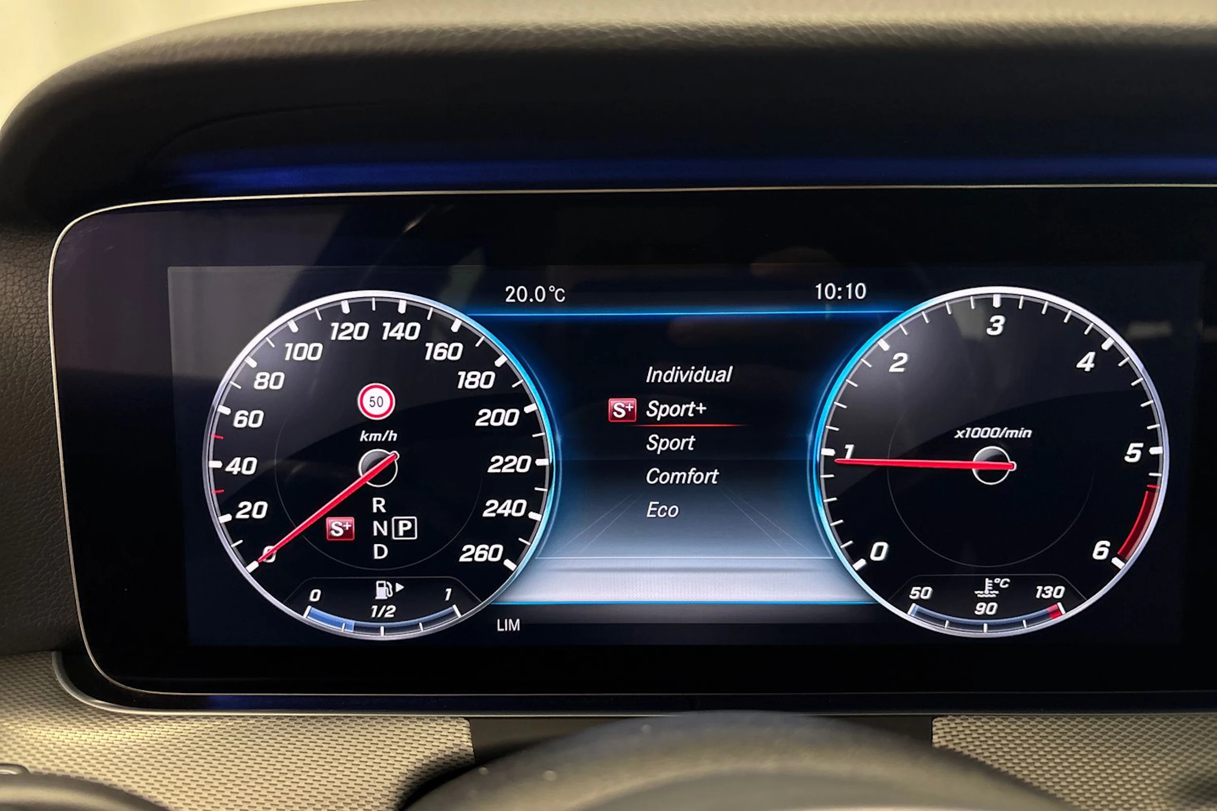harmaa Mercedes-Benz E 2019 kuva 18.