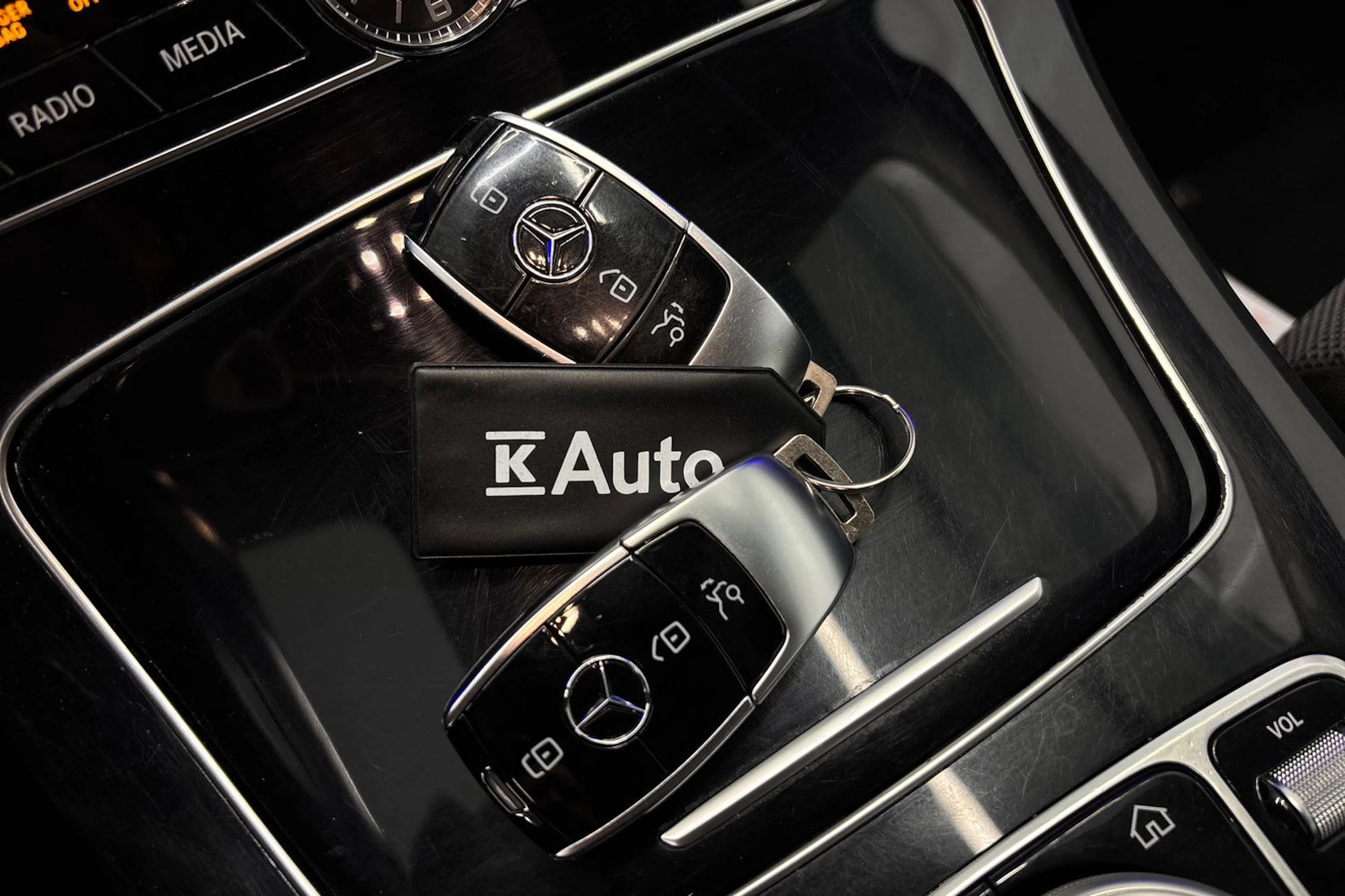 harmaa Mercedes-Benz E 2019 kuva 26.