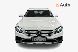 valkoinen Mercedes-Benz E 2019 kuva 4.
