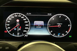 valkoinen Mercedes-Benz E 2019 kuva 13.