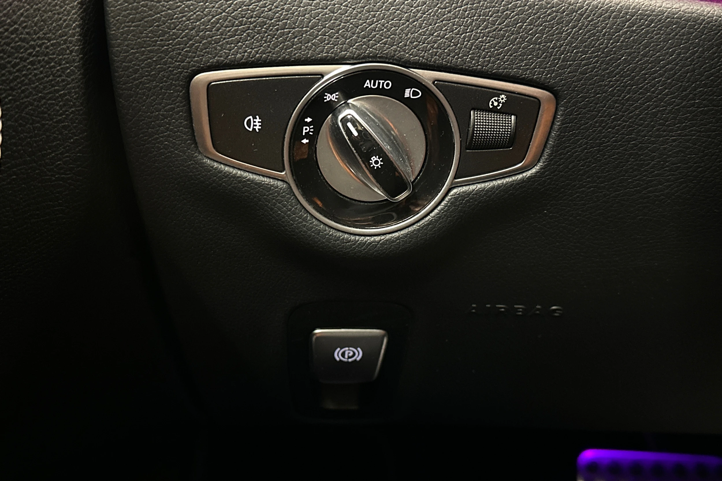 valkoinen Mercedes-Benz E 2019 kuva 14.