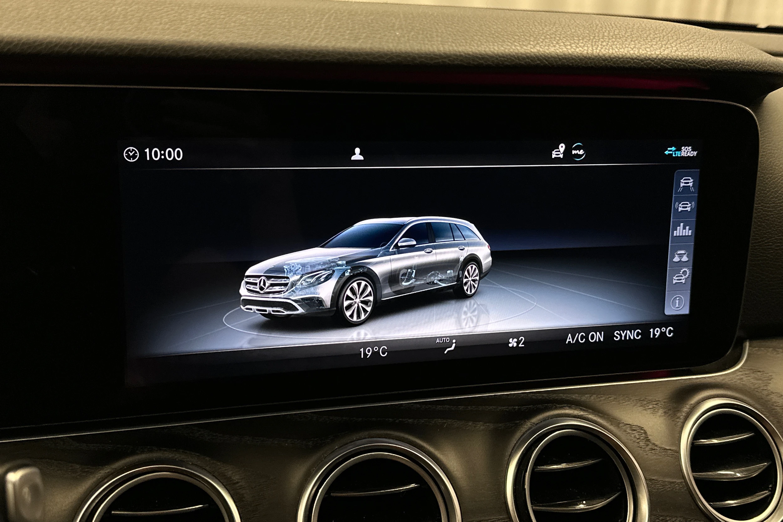 valkoinen Mercedes-Benz E 2019 kuva 17.