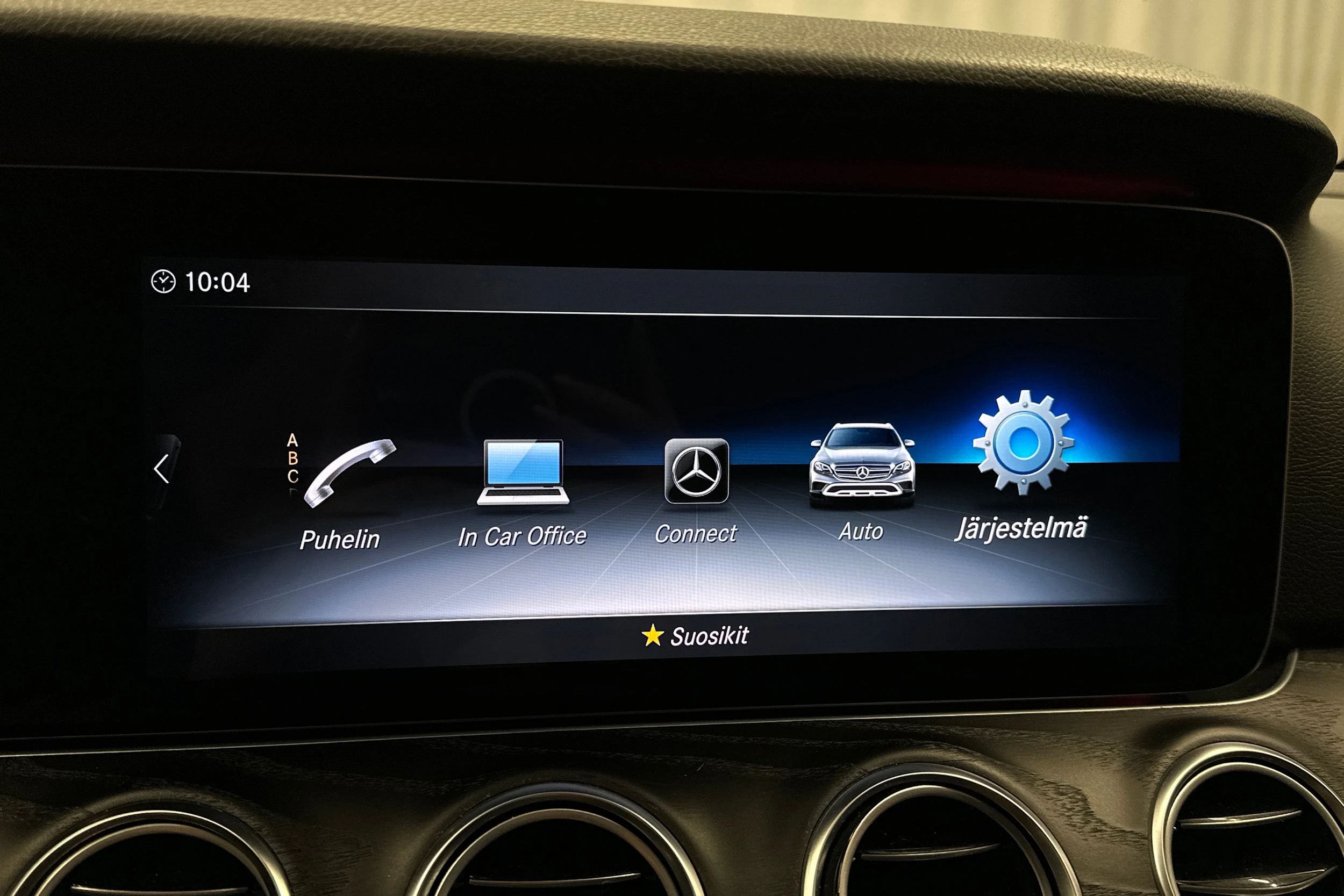 valkoinen Mercedes-Benz E 2019 kuva 28.