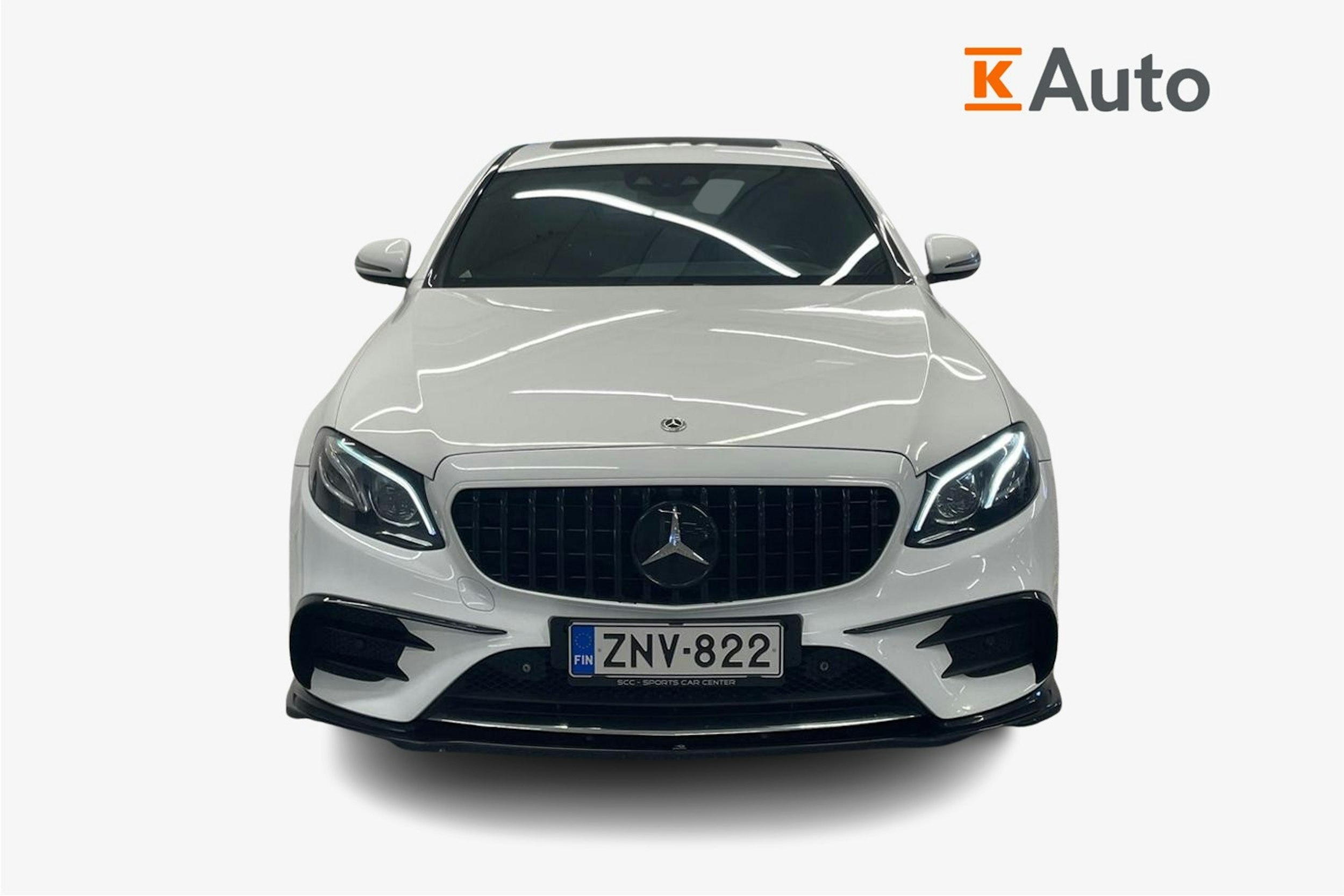 valkoinen Mercedes-Benz E 2019 kuva 4.
