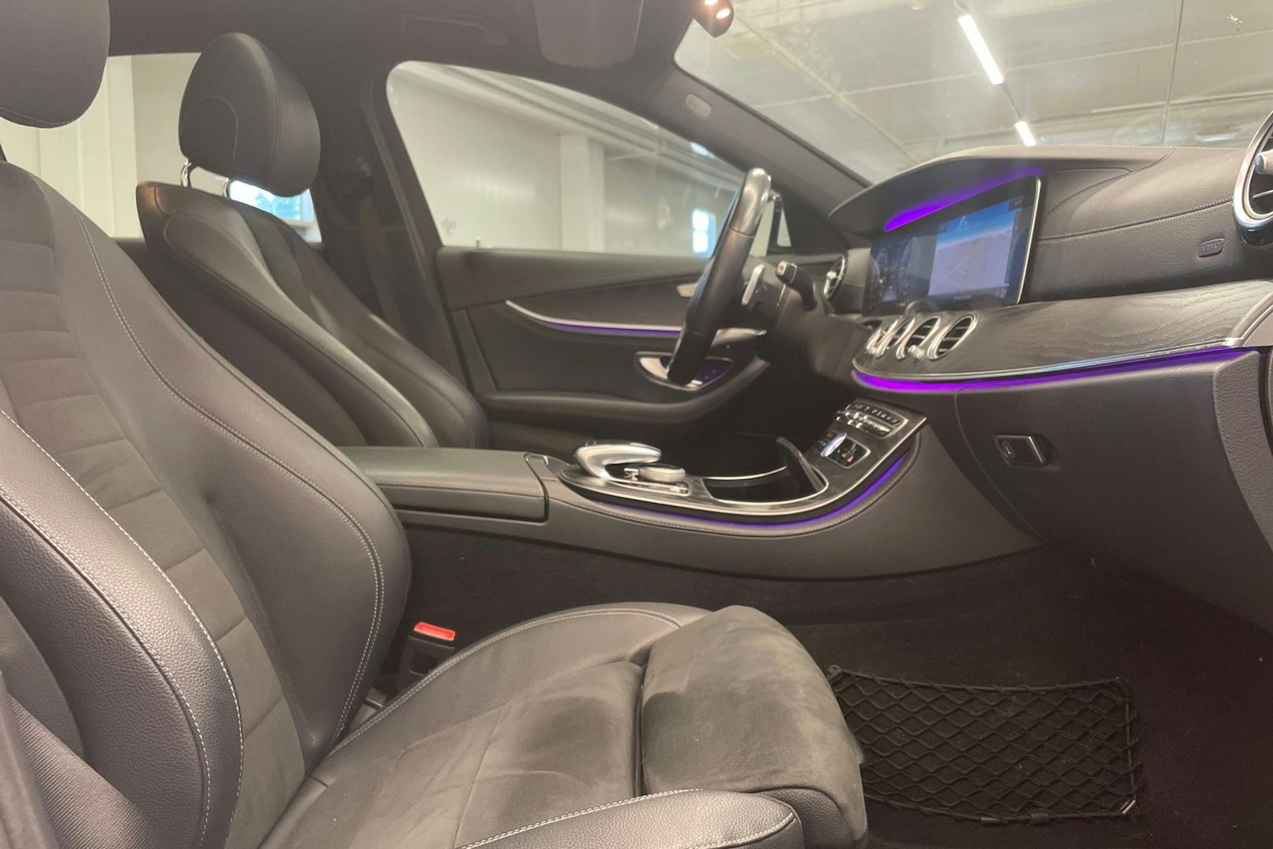 valkoinen Mercedes-Benz E 2019 kuva 10.
