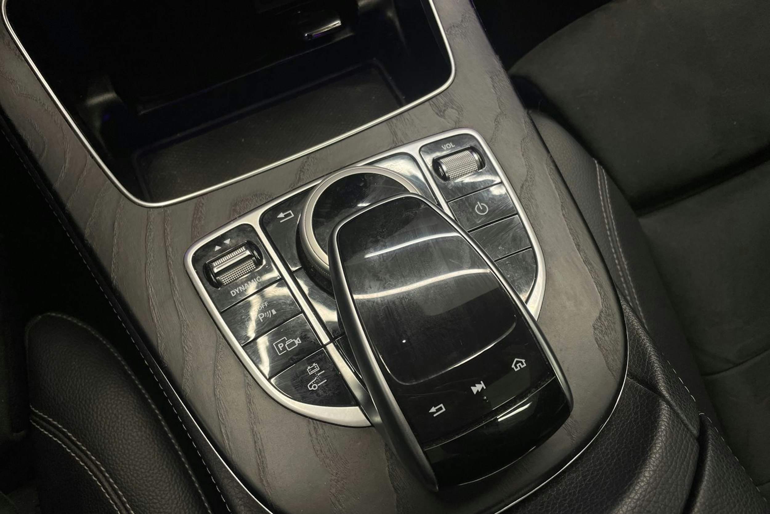 valkoinen Mercedes-Benz E 2019 kuva 18.