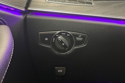 valkoinen Mercedes-Benz E 2019 kuva 26.