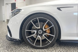 valkoinen Mercedes-Benz E 2019 kuva 32.