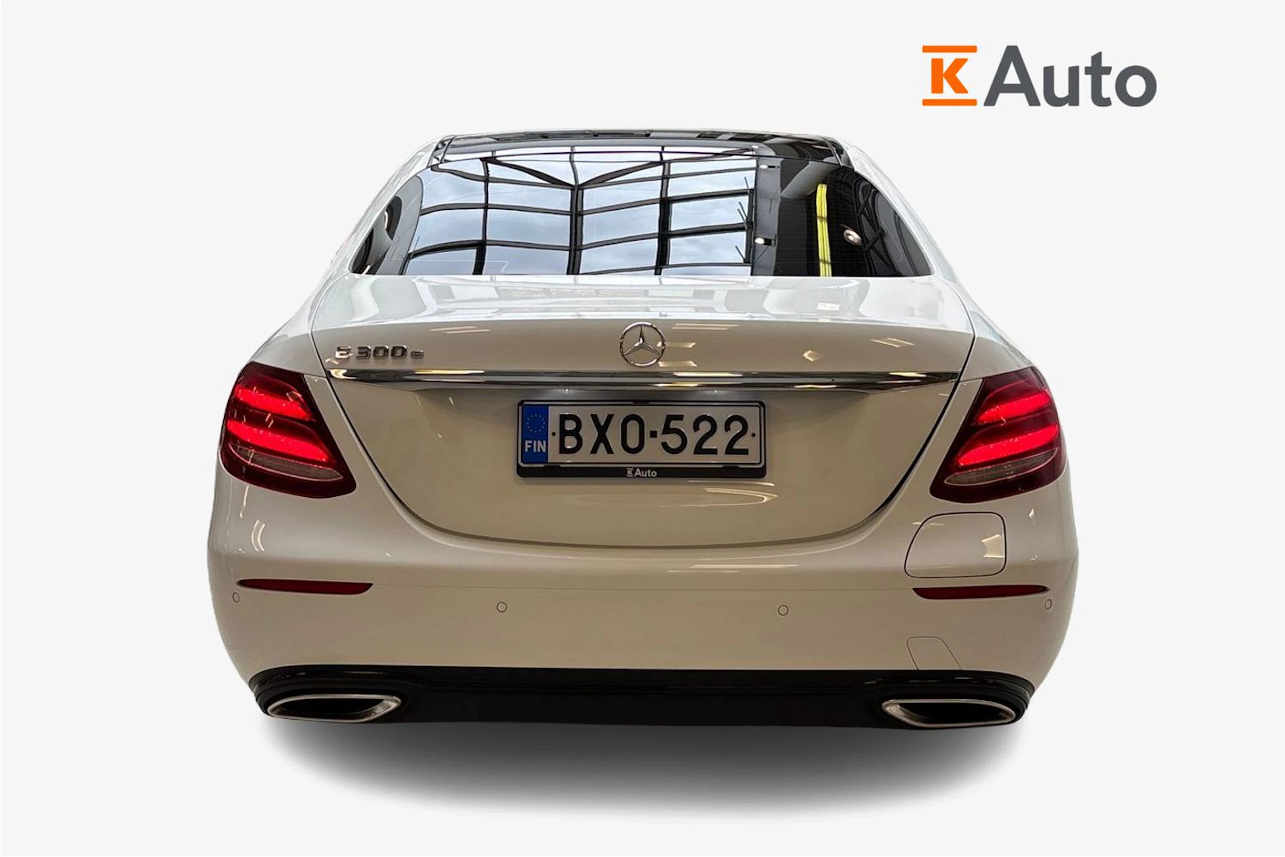 valkoinen Mercedes-Benz E 2020 kuva 3.