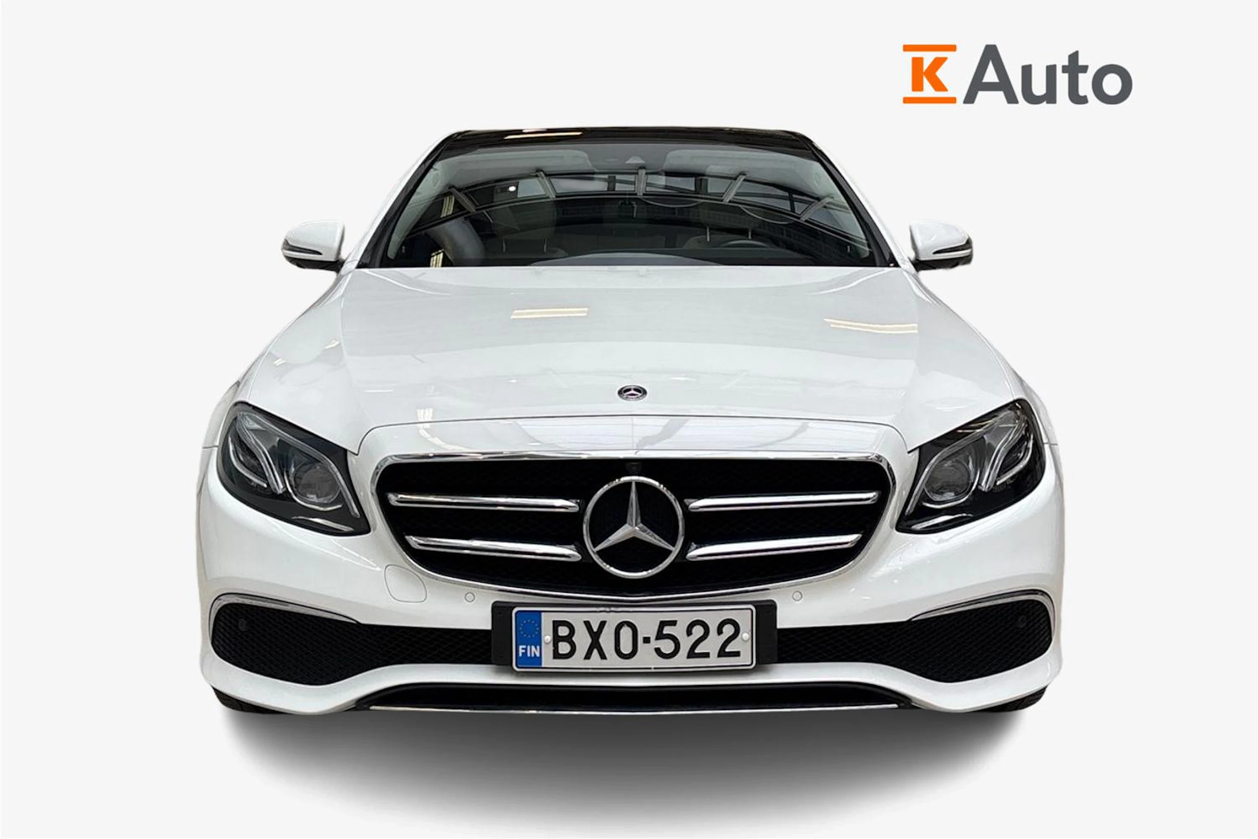 valkoinen Mercedes-Benz E 2020 kuva 4.