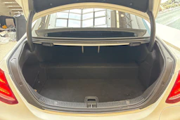 valkoinen Mercedes-Benz E 2020 kuva 12.