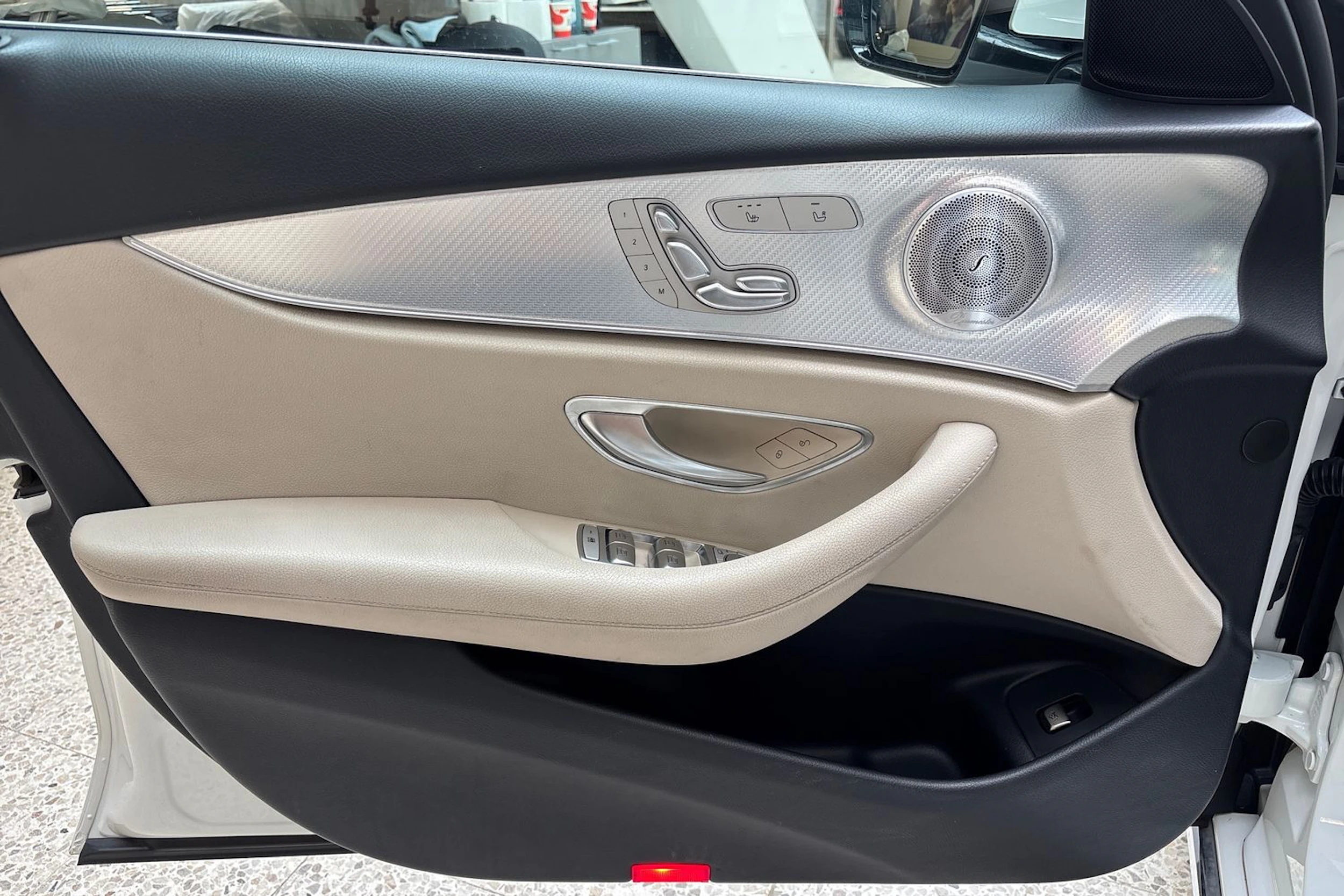 valkoinen Mercedes-Benz E 2020 kuva 16.